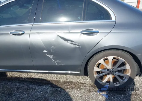 2017 Mercedes-Benz E 300 4Matic z USA, uszkodzony, nr VIN WDDZF4KB2HA228511